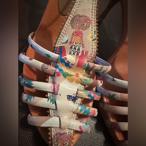 Cindy says couture heels - Picture 4 of 8